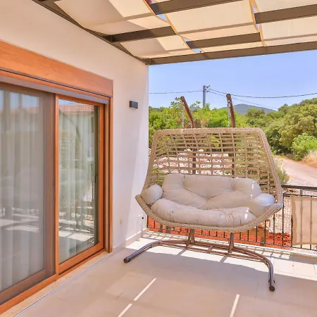 W Private Pool Surrounded By Nature In *