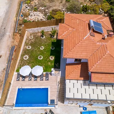 Willa W Private Pool Surrounded By Nature In